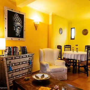 fabulous-restored-townhouse-in-lagos-old-town-with.hotelaalgarve.com/